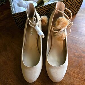 Charles by Charles David New in box tan pump. 7